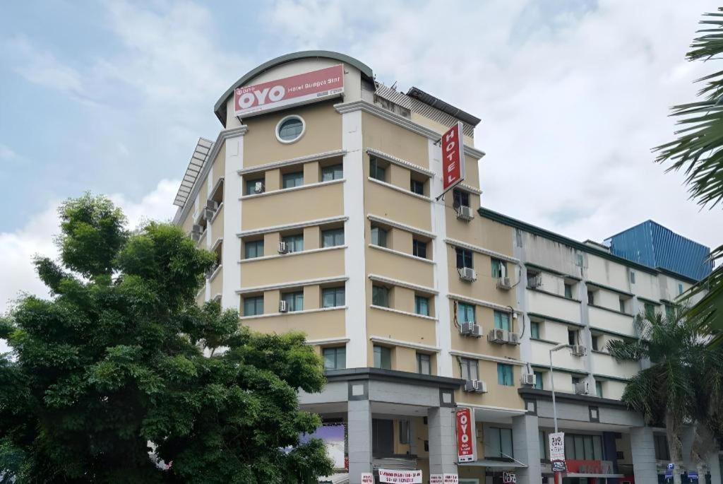 Oyo 89717 Budget Star Hotel Куала-Лумпур Екстер'єр фото